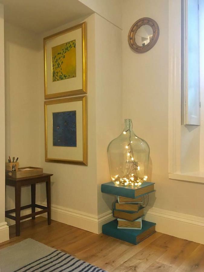 Beautiful 1Br Apartment In Historic St Aubin House Buitenkant foto