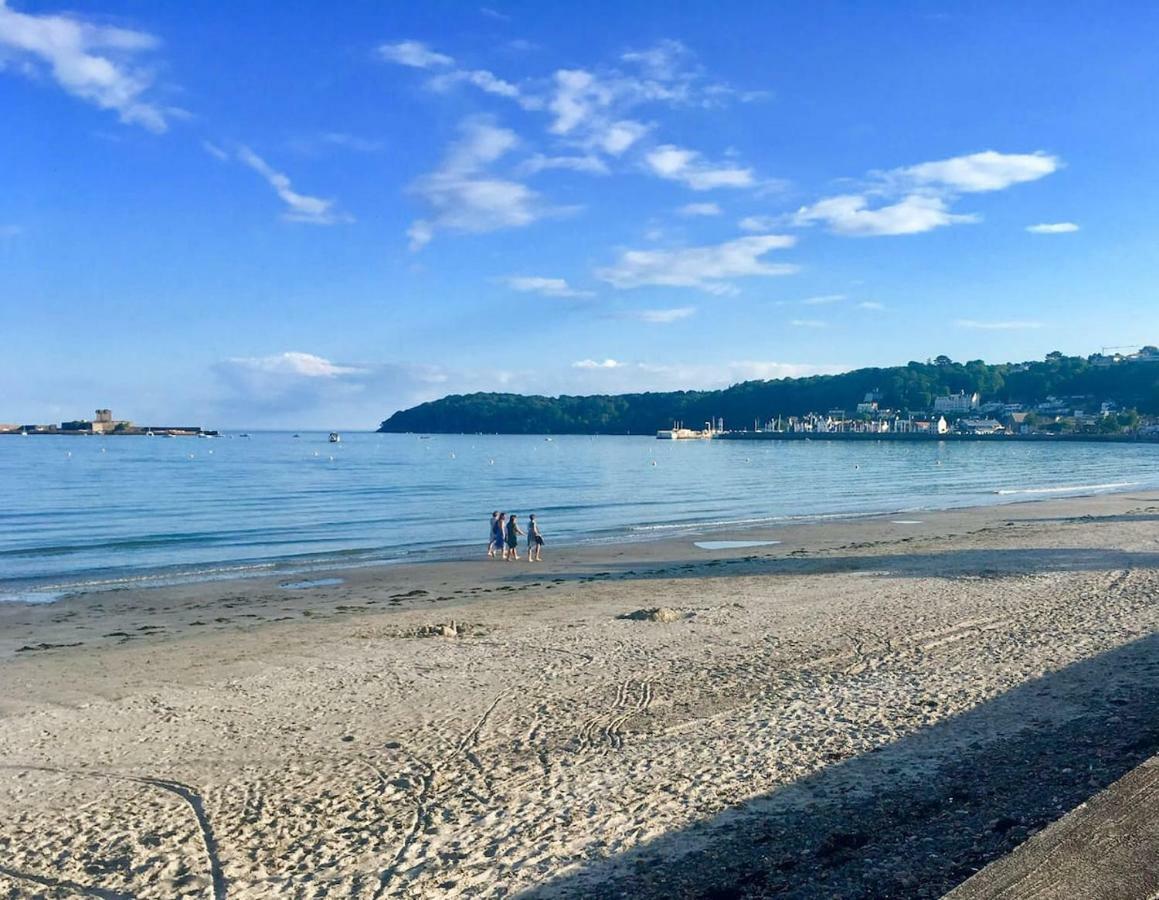 Beautiful 1Br Apartment In Historic St Aubin House Buitenkant foto