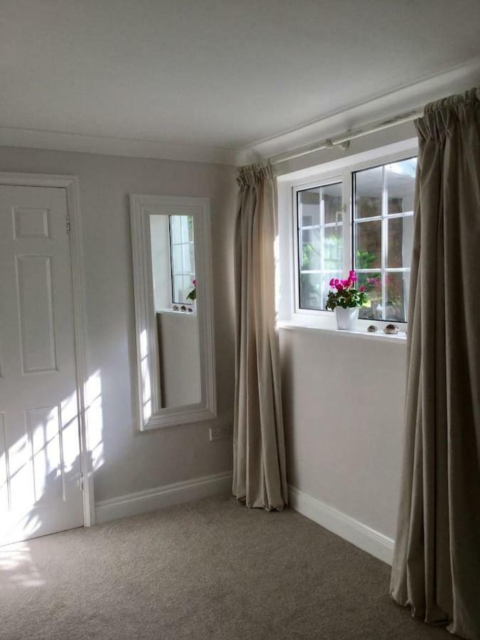 Beautiful 1Br Apartment In Historic St Aubin House Buitenkant foto