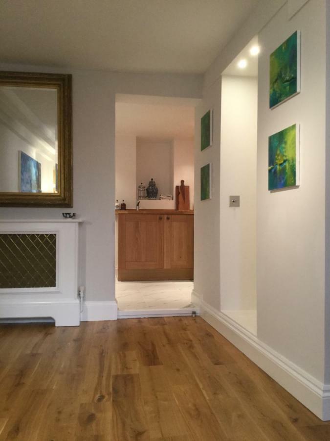 Beautiful 1Br Apartment In Historic St Aubin House Buitenkant foto