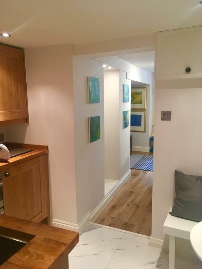 Beautiful 1Br Apartment In Historic St Aubin House Buitenkant foto