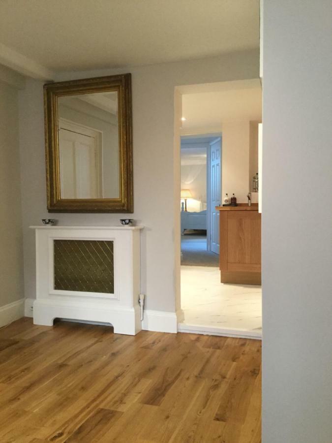 Beautiful 1Br Apartment In Historic St Aubin House Buitenkant foto