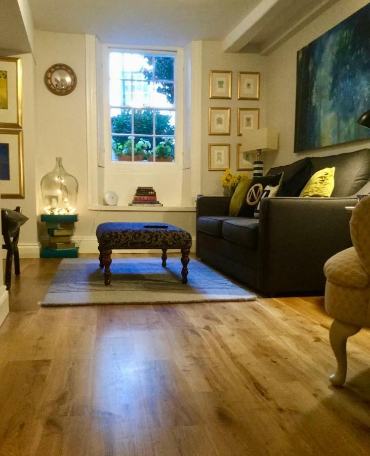 Beautiful 1Br Apartment In Historic St Aubin House Buitenkant foto